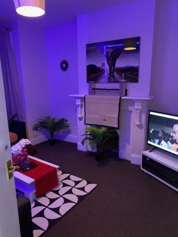Berks Luxury Serviced Apartments,5 Bedrooms, 5 Double Beds, 2 Bathrooms, Free Super Fast Wifi & Parking Earley Bagian luar foto